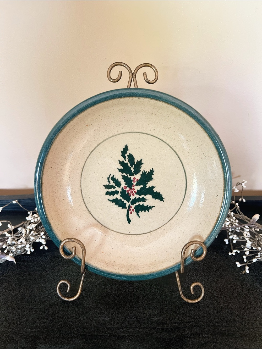 Monroe Salt Works Pottery Holly Berry Pie Plate / Baking Dish - 10 3/8”